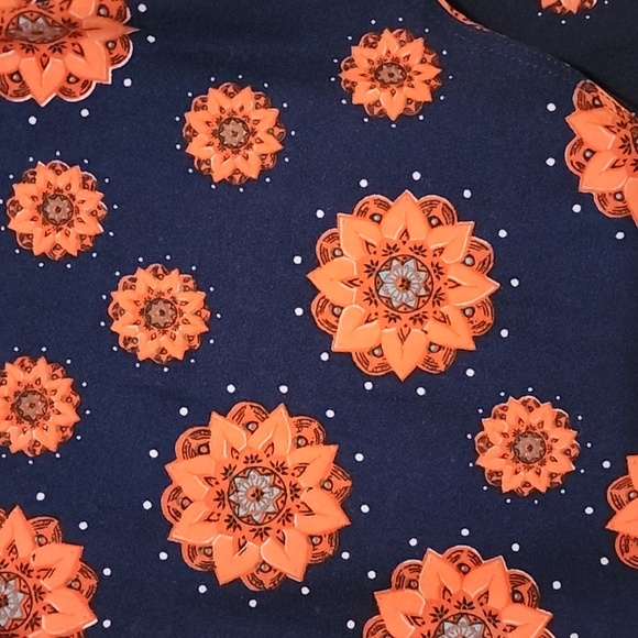 Lularoe TC Leggings - Picture 2 of 3